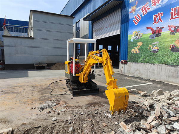 液壓挖掘機(jī)
